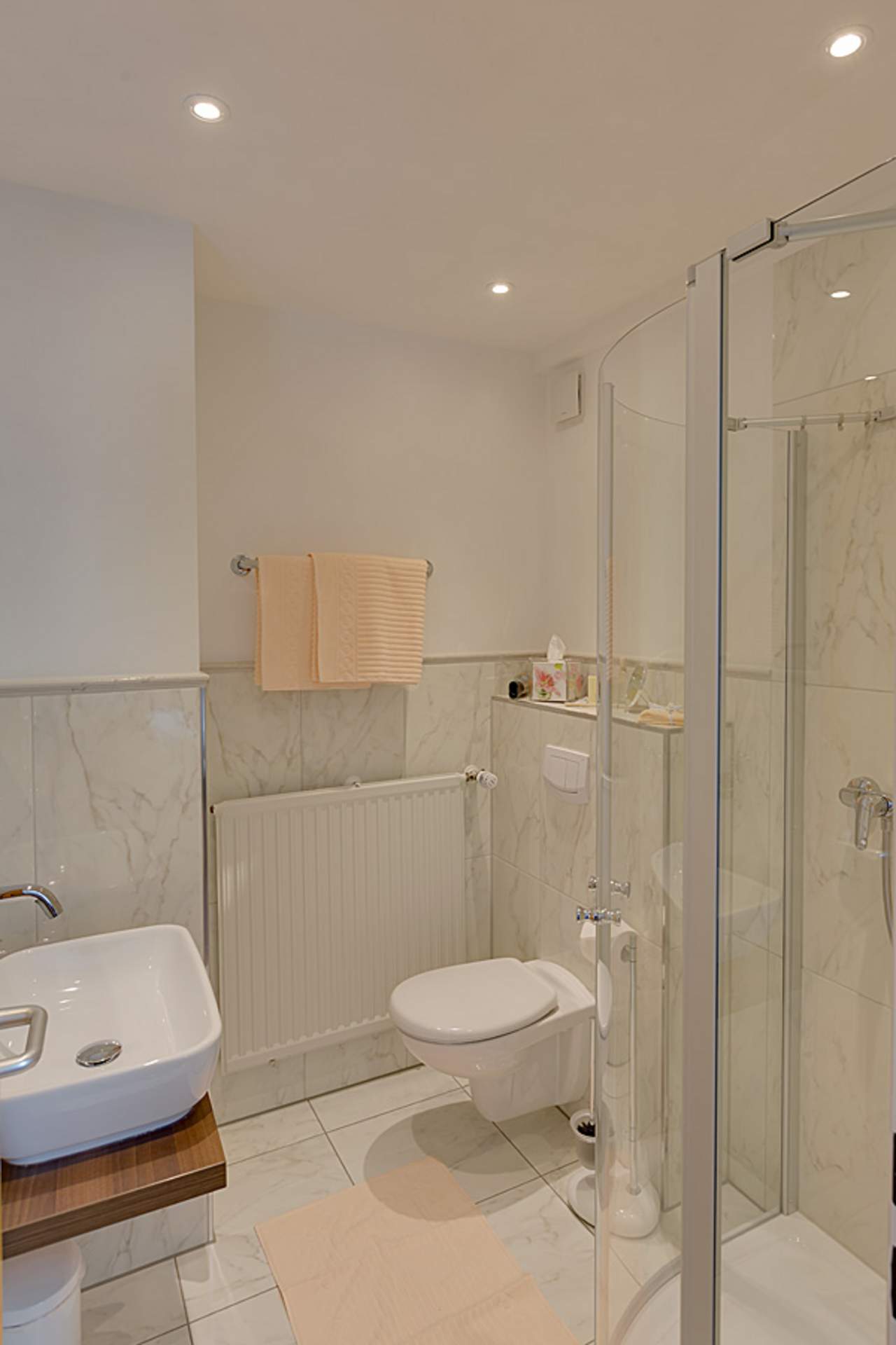 Das Badezimmer Das Badezimmer