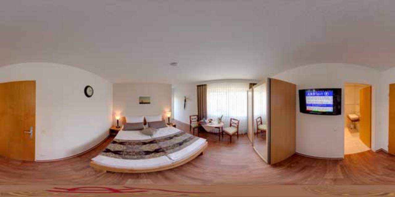 Virtuelle Tour durch unser Haus aufrufen...