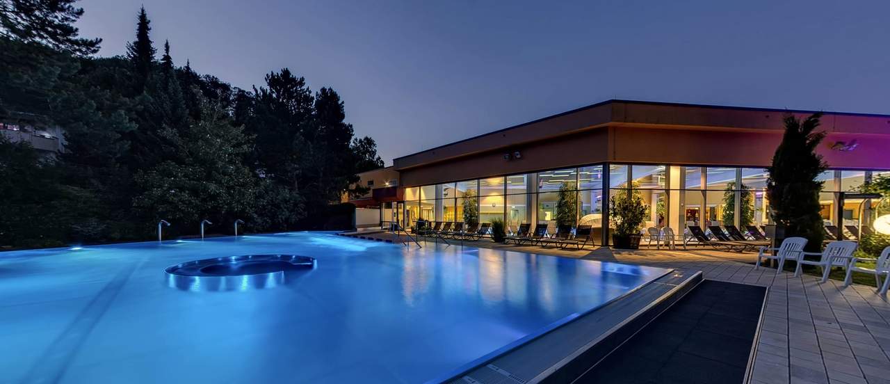 Die Südpfalz-Therme Bad Bergzabern Die Südpfalz-Therme Bad Bergzabern